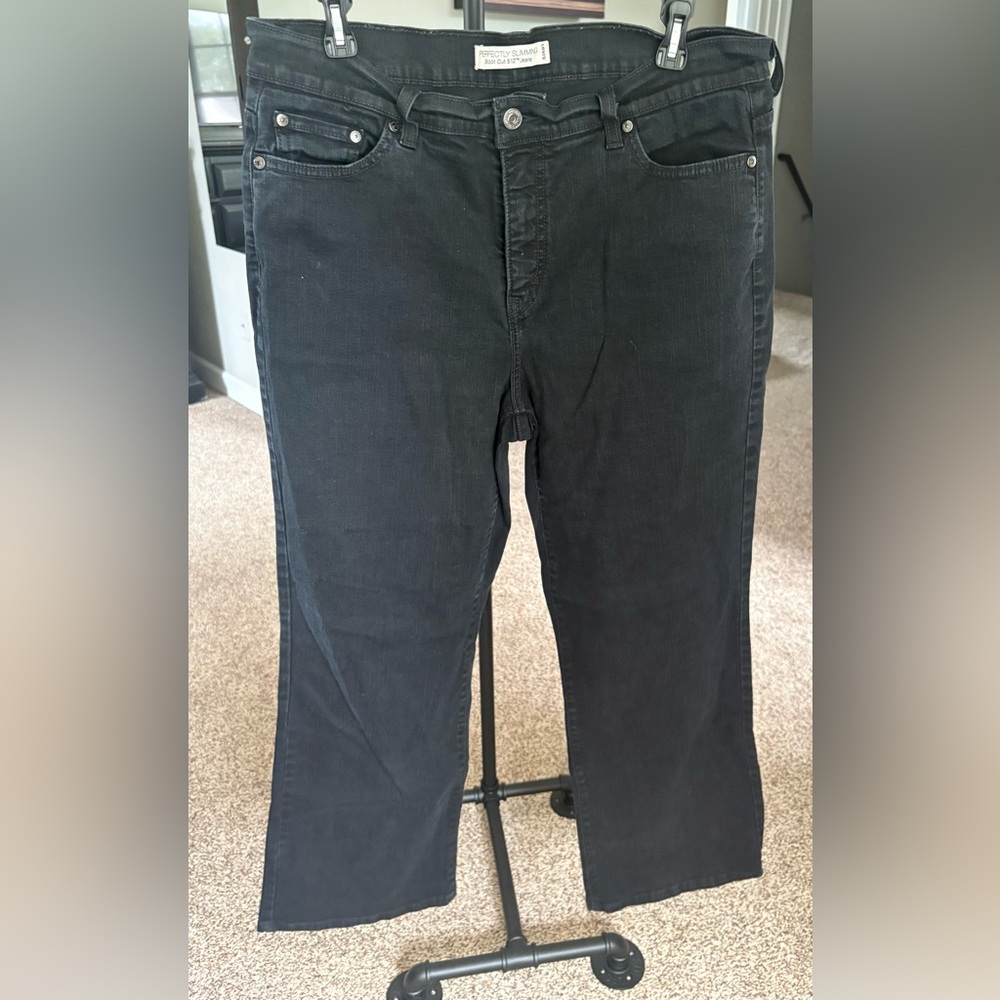 Levi's Women's Black Straight Jeans